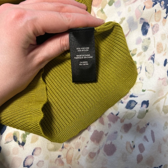 Sleeveless Ribbed Button-Front Tank - Olive Green - Picture 3 of 4